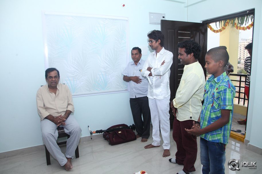 Celebrities-at-Dhanraj-House-Warming-Function